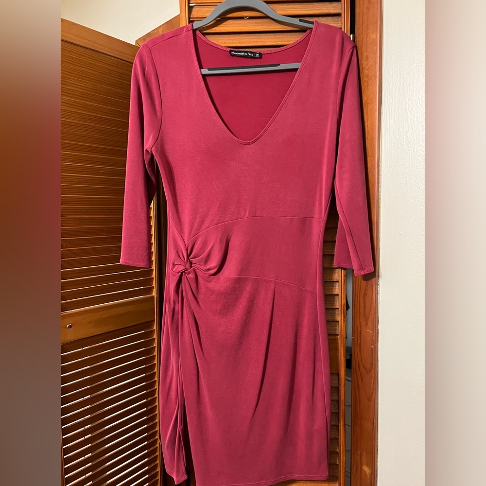 MUST GO BY 8/11: Abercrombie red dress